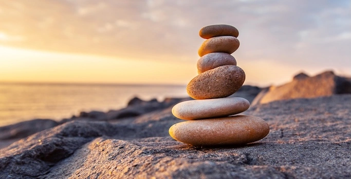 8 Simple Tips for Organizing Your Finances Featured Image